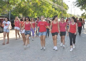 Caminhada pelo campus marca encerramento da campanha Adote um Coração