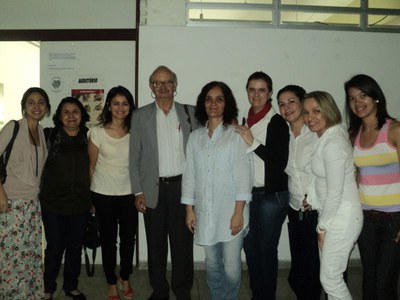 Prof. Malaquias Batista Filho e integrantes da FANUT