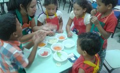 Crianças conheceram e provaram as hortaliças