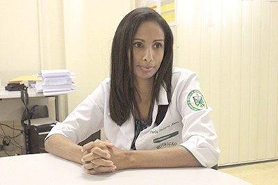 Fabiana Moura esclarece que o ambulatório está aberto a pacientes encaminhados por gastroenterologistas e hepatologistas