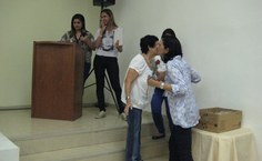 Egressa Magdahil Agrelli e a Profa. Maria Alice Oliveira.