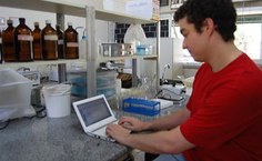 Nassib pesquisa nos laboratórios da Fanut
